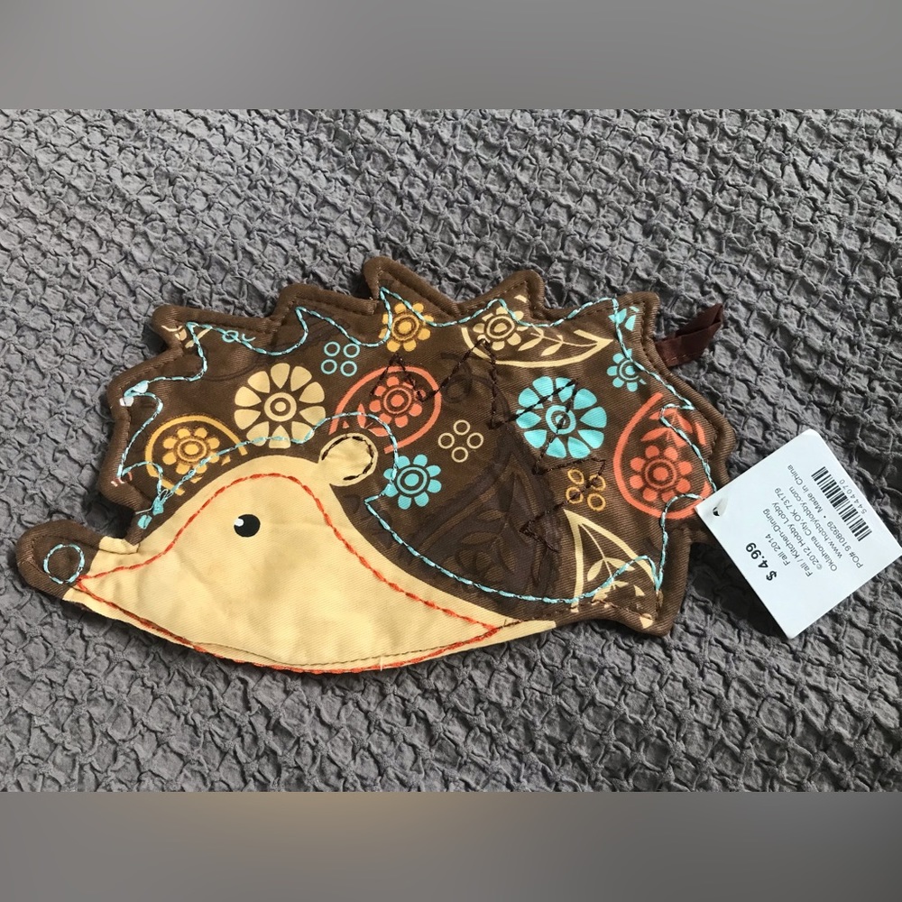Bundle 3 for $10. Hedgehog 🦔 pot holder / trivet NWT